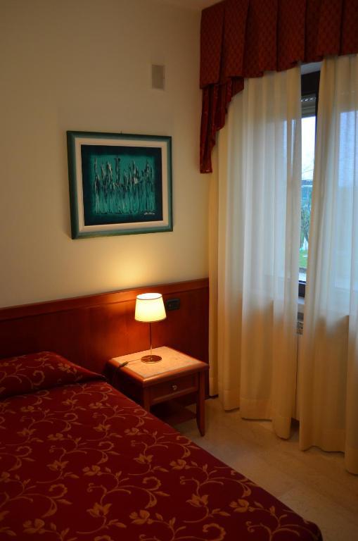 Hotel Olioso Peschiera del Garda Room photo