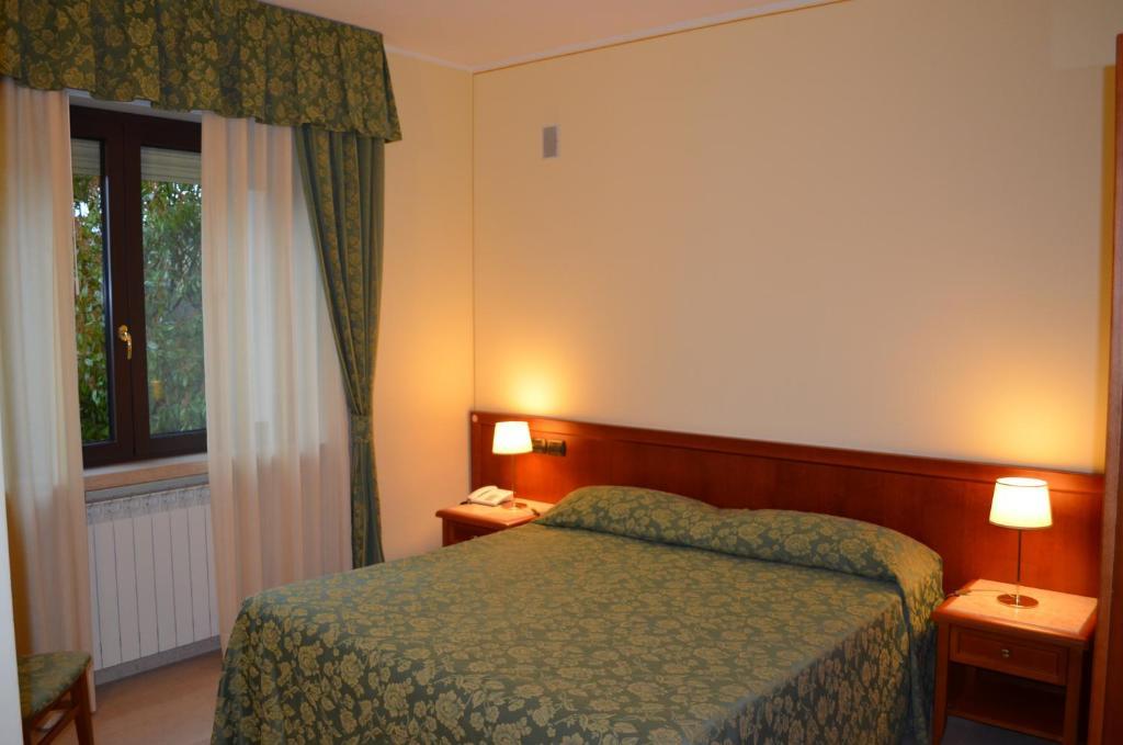 Hotel Olioso Peschiera del Garda Exterior photo