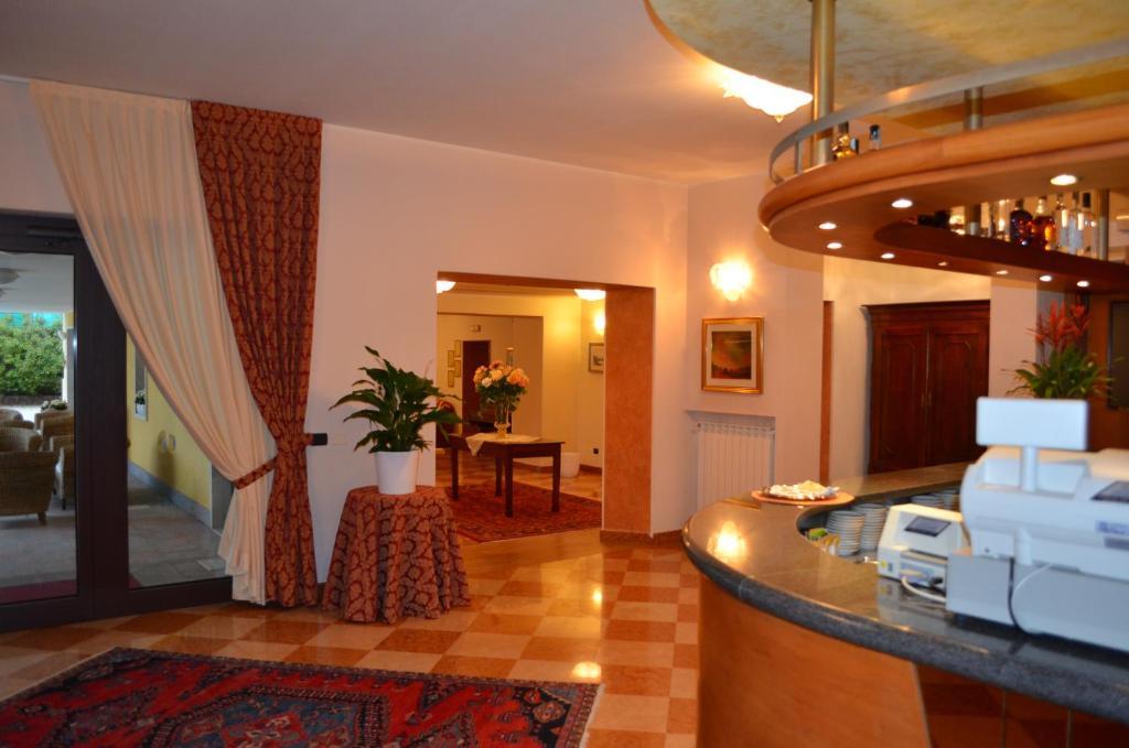 Hotel Olioso Peschiera del Garda Exterior photo